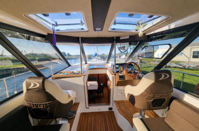 , Rezerwacja Jachtu Nautika 1300