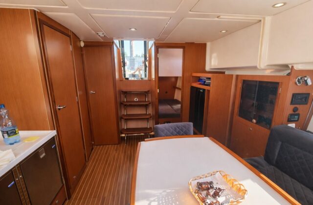 , Rezerwacja Jachtu Nautika 1300