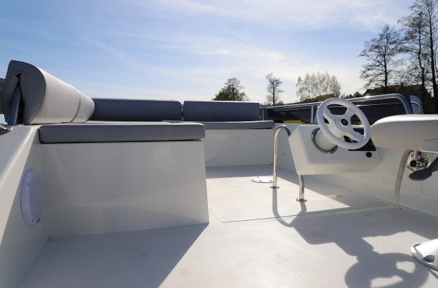 , Reservation of the Futura 40 80 KM yacht (no patent)