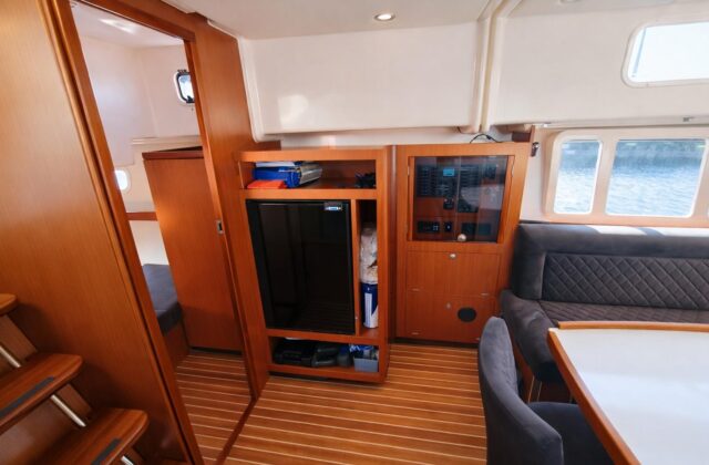 , Rezerwacja Jachtu Nautika 1300