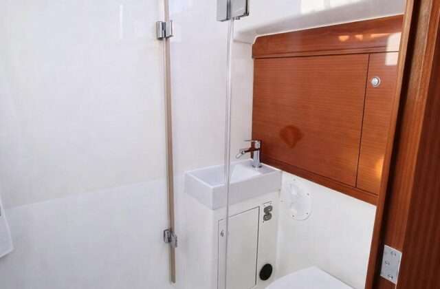 , Rezerwacja Jachtu Nautika 1300