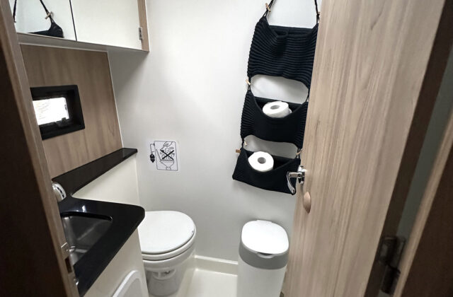 , Reservation of the Futura 40 80 KM yacht (no patent)