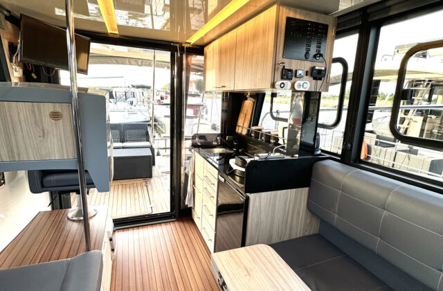 , Reservation of the Futura 40 80 KM yacht (no patent)