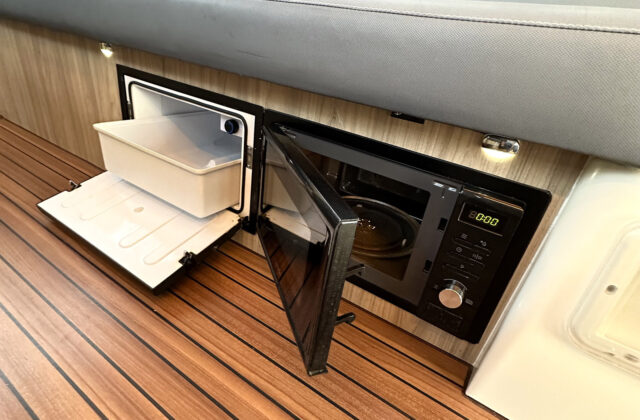 , Reservation of the Futura 40 80 KM yacht (no patent)