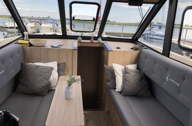 , Reservation of the Futura 40 80 KM yacht (no patent)