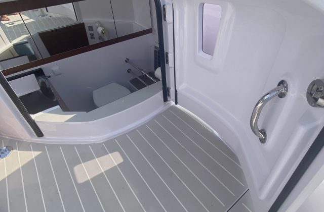 , Yacht booking Axopar 28 Cabin BRABUS Line