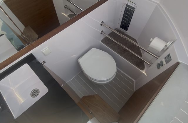 , Yacht booking Axopar 28 Cabin BRABUS Line