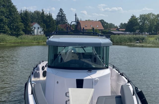 , Yacht booking Axopar 28 Cabin BRABUS Line