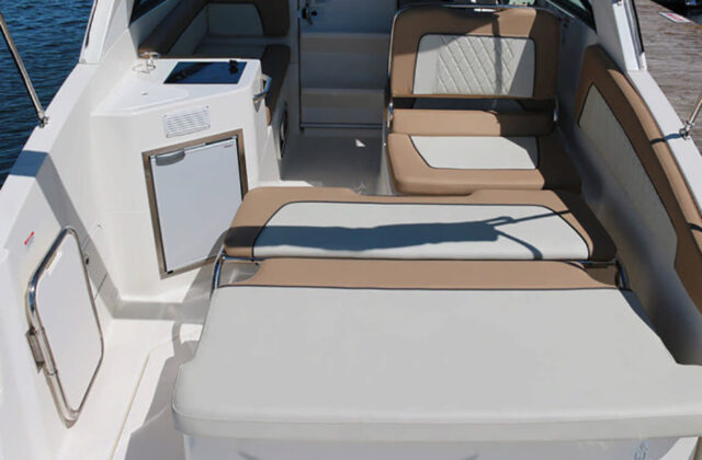 , Yacht booking Bayliner C8