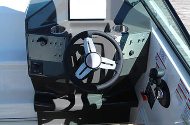 , Yacht booking Bayliner C8