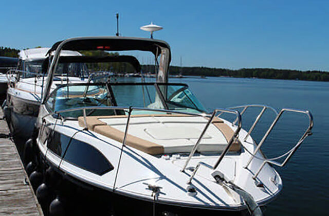 , Yacht booking Bayliner C8