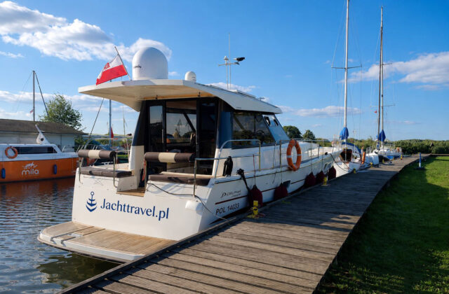, Rezerwacja Jachtu Nautika 1300